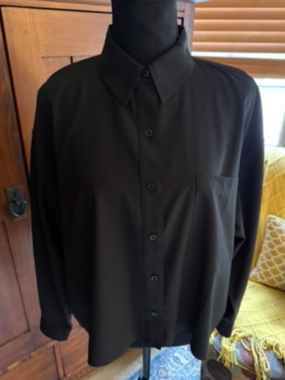 Athleta Cropped Stretch Tech Top Long Sleeve Collared Button Up Blouse